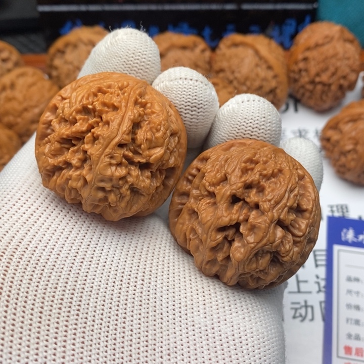 重***多把件文玩核桃13粗筋