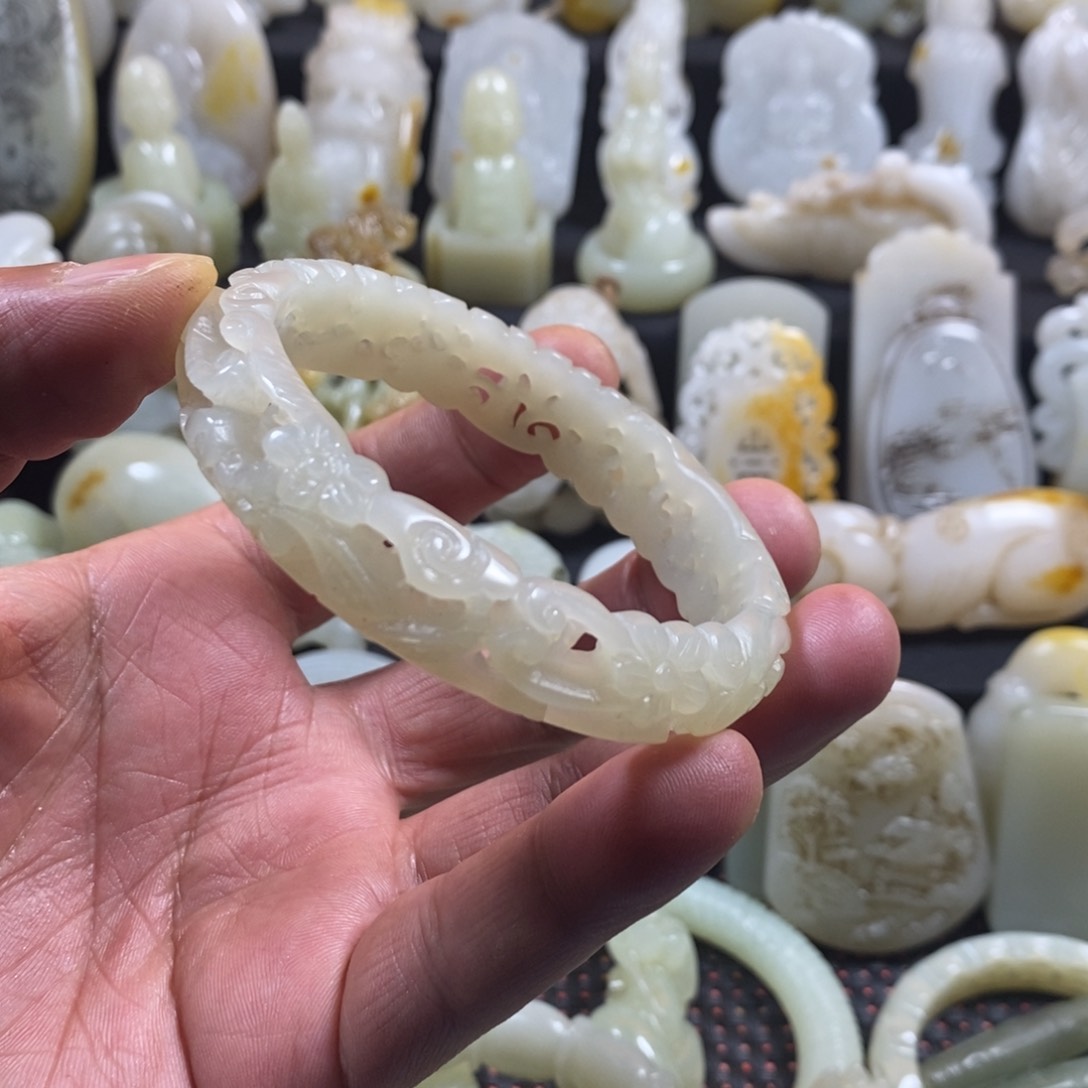 和田玉颈饰未镶嵌