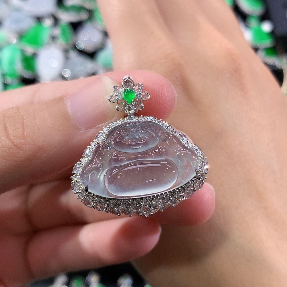 翡翠18K金镶嵌颈饰