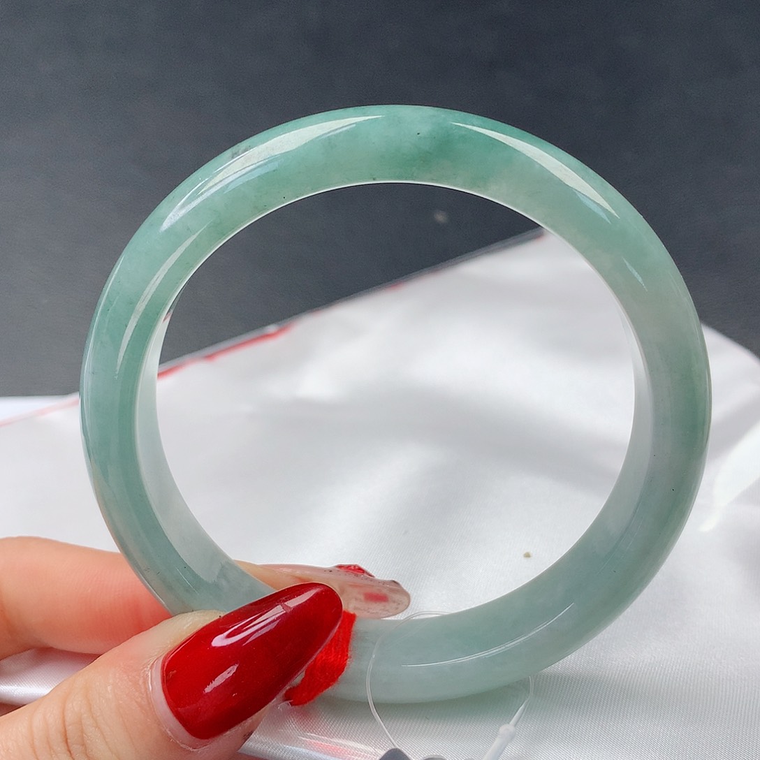 翡翠手镯未镶嵌0113正59.6