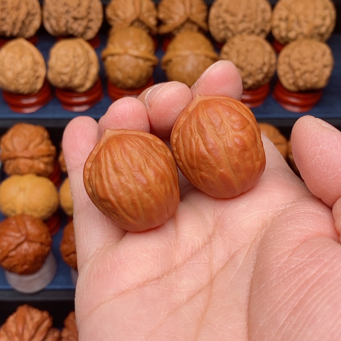 把件文玩核桃手捻红玛瑙