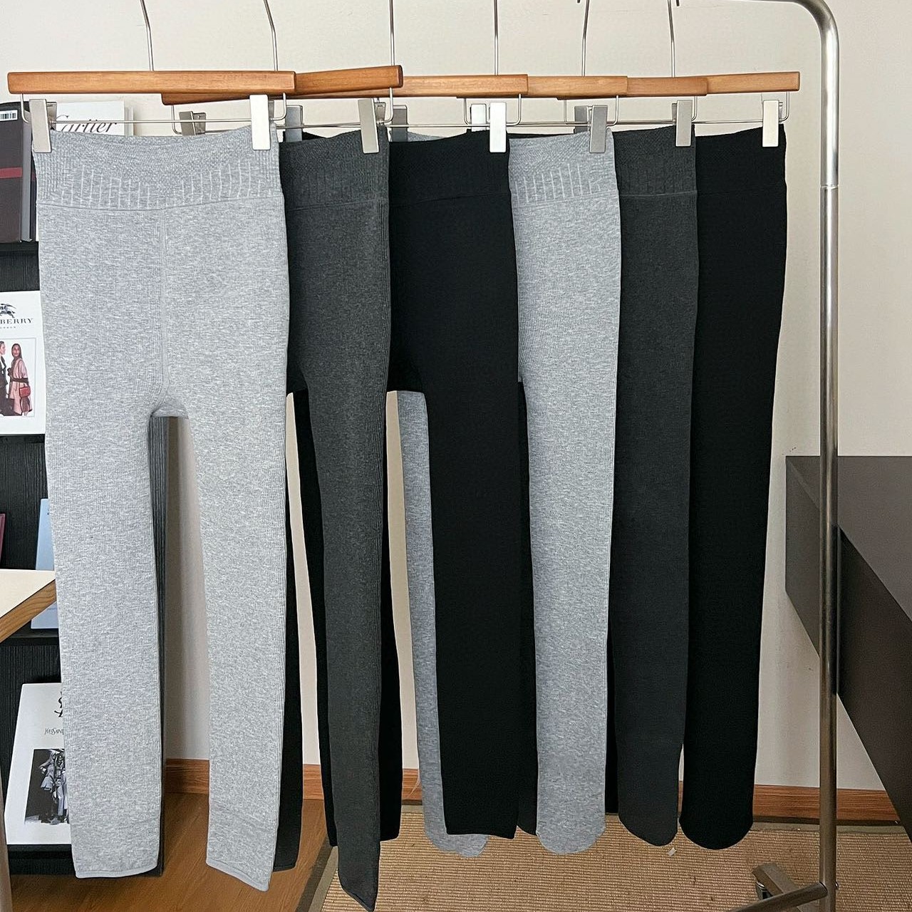 竖条纹加绒压力瘦腿连脚打底袜微压显瘦不掉裆