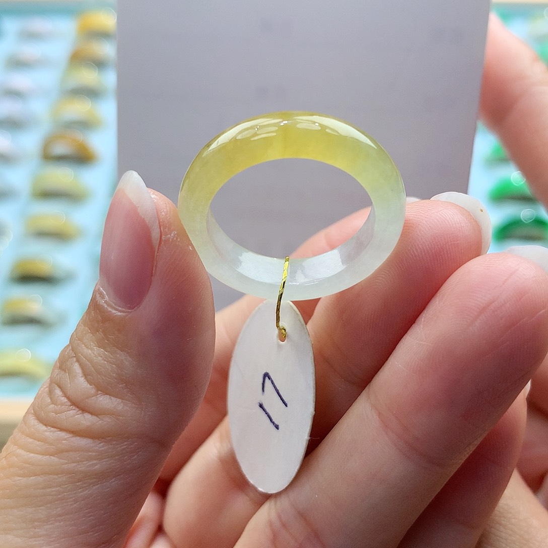 翡翠戒指未镶嵌17圈