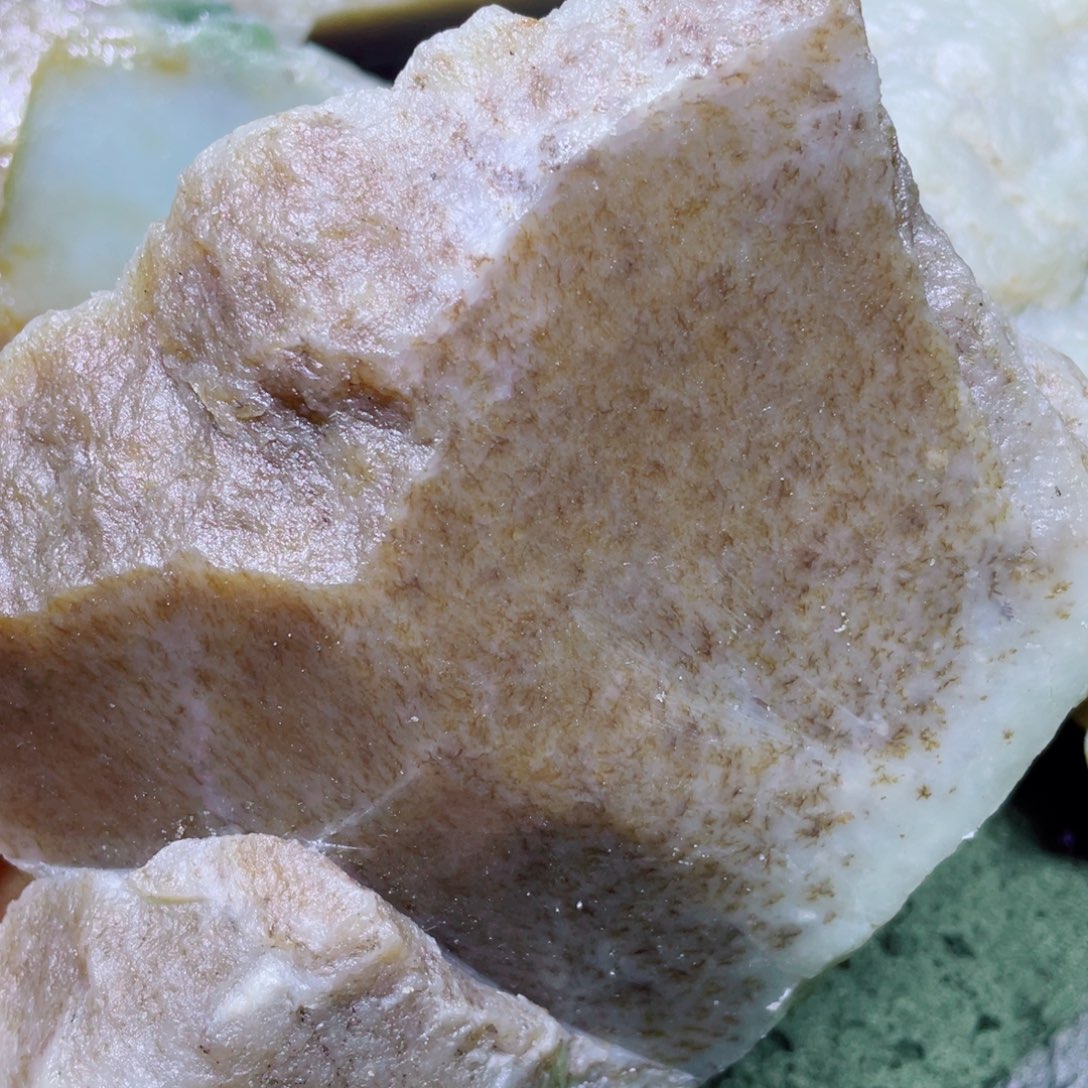 和田玉未镶嵌珠宝半成品