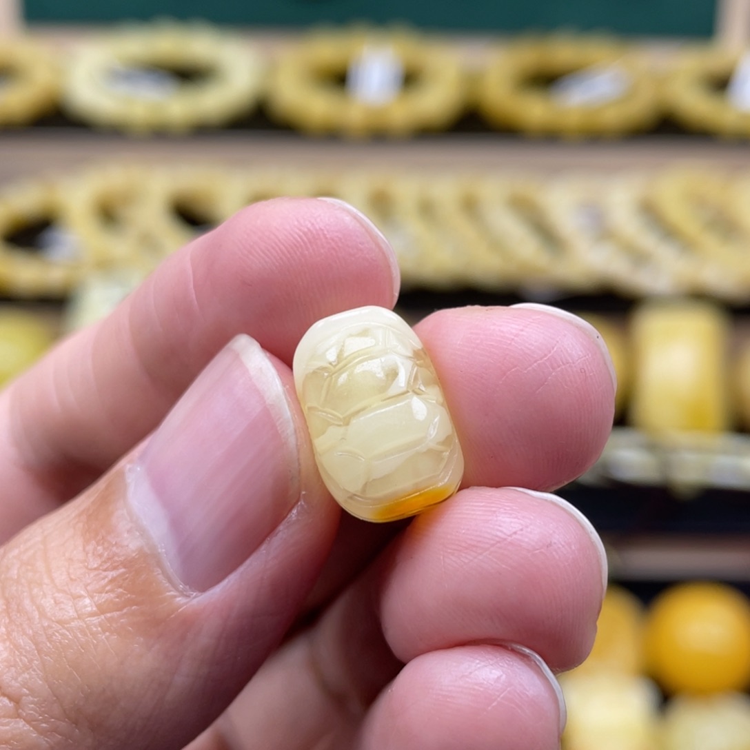 琥珀裸石未镶嵌琥珀蜜蜡