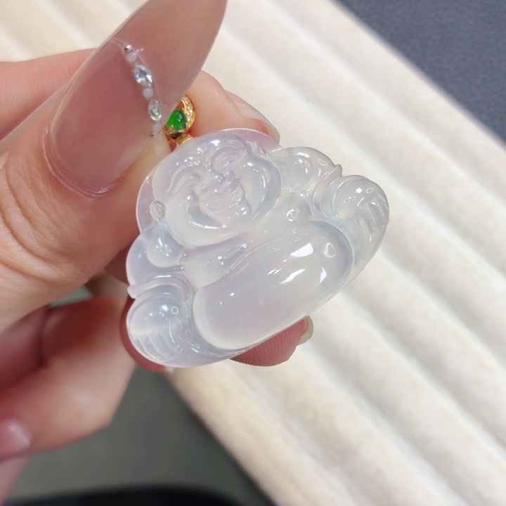 颈饰18K金镶嵌翡翠