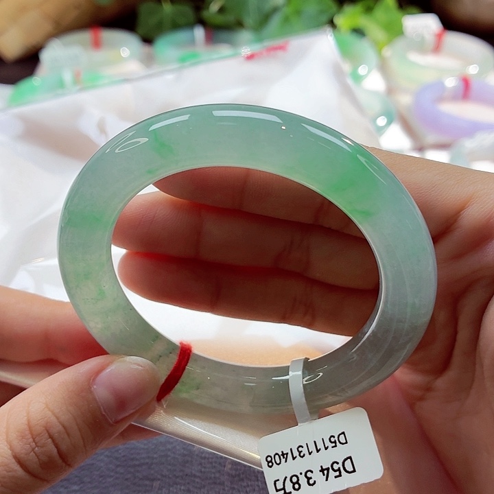 翡翠未镶嵌手镯（圆镯）