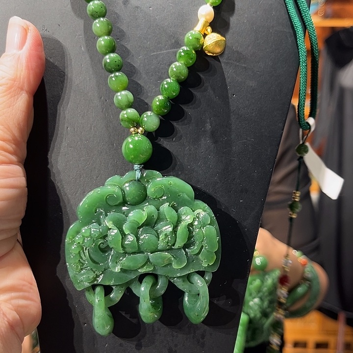 颈饰未镶嵌和田玉