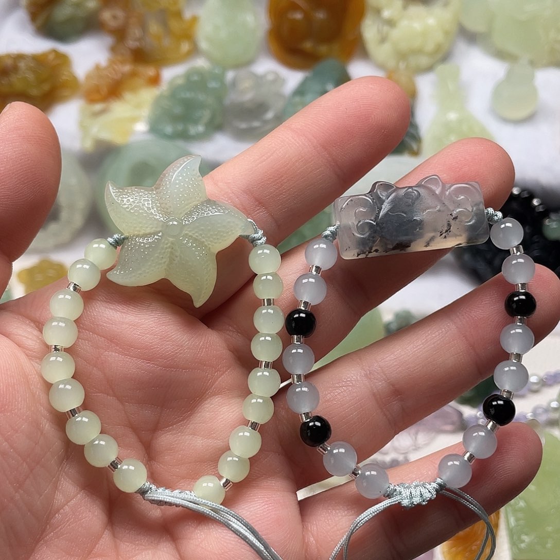 蛇纹石玉未镶嵌颈饰