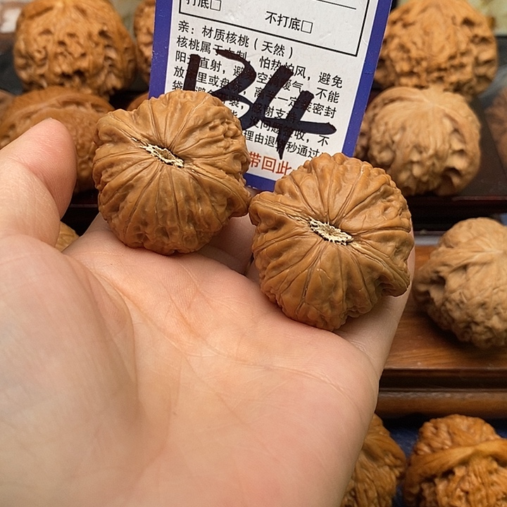 桃核吊坠铁锤狮子头40
