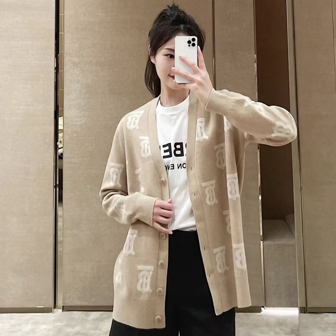 99新 BURBERRY/博柏利 博柏利 xse22 满印logo标单排扣针织衫 l码