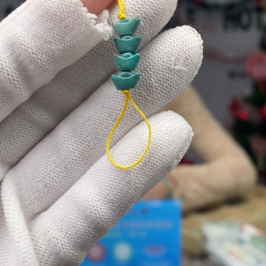 绿松石未镶嵌挂件