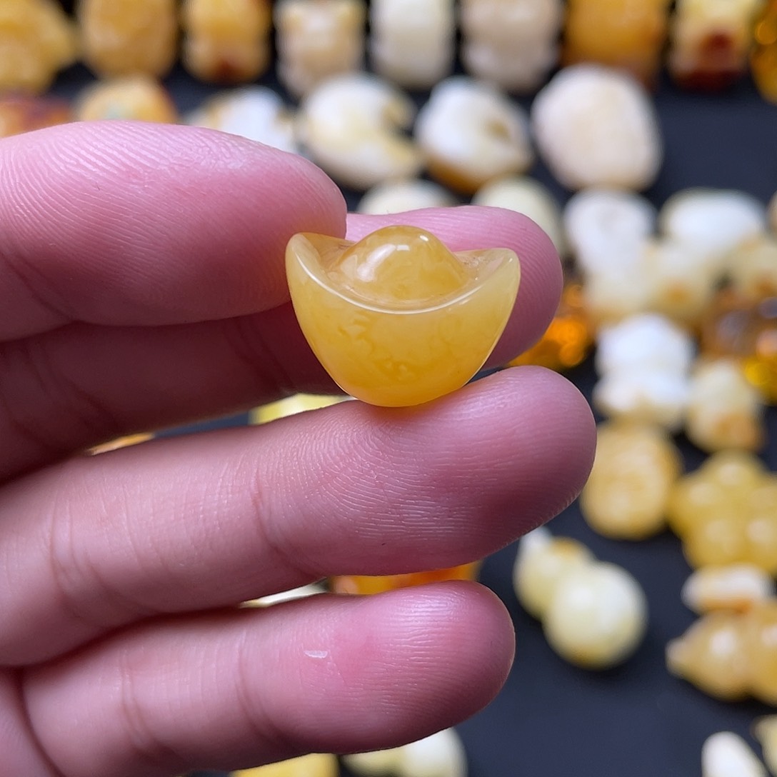 琥珀珠宝奇石未镶嵌