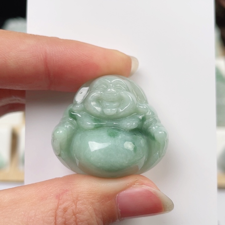 翡翠颈饰未镶嵌佛公