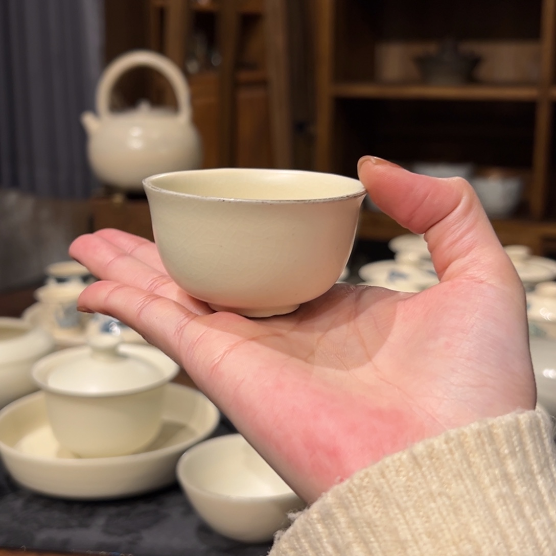 摆件陶瓷。    陶瓷。      