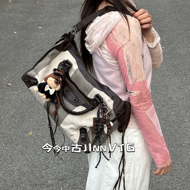 95新 Balenciaga/巴黎世家 美拉德条纹中号机车单肩斜挎包中古