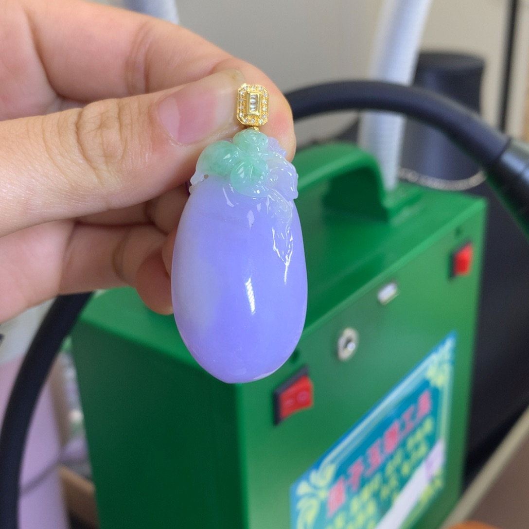 翡翠颈饰18K金镶嵌翡翠