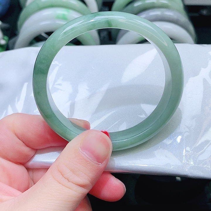 翡翠未镶嵌手镯0524