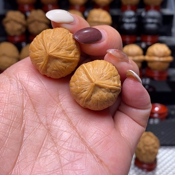 文玩核桃把件手捻小四棱-…………04