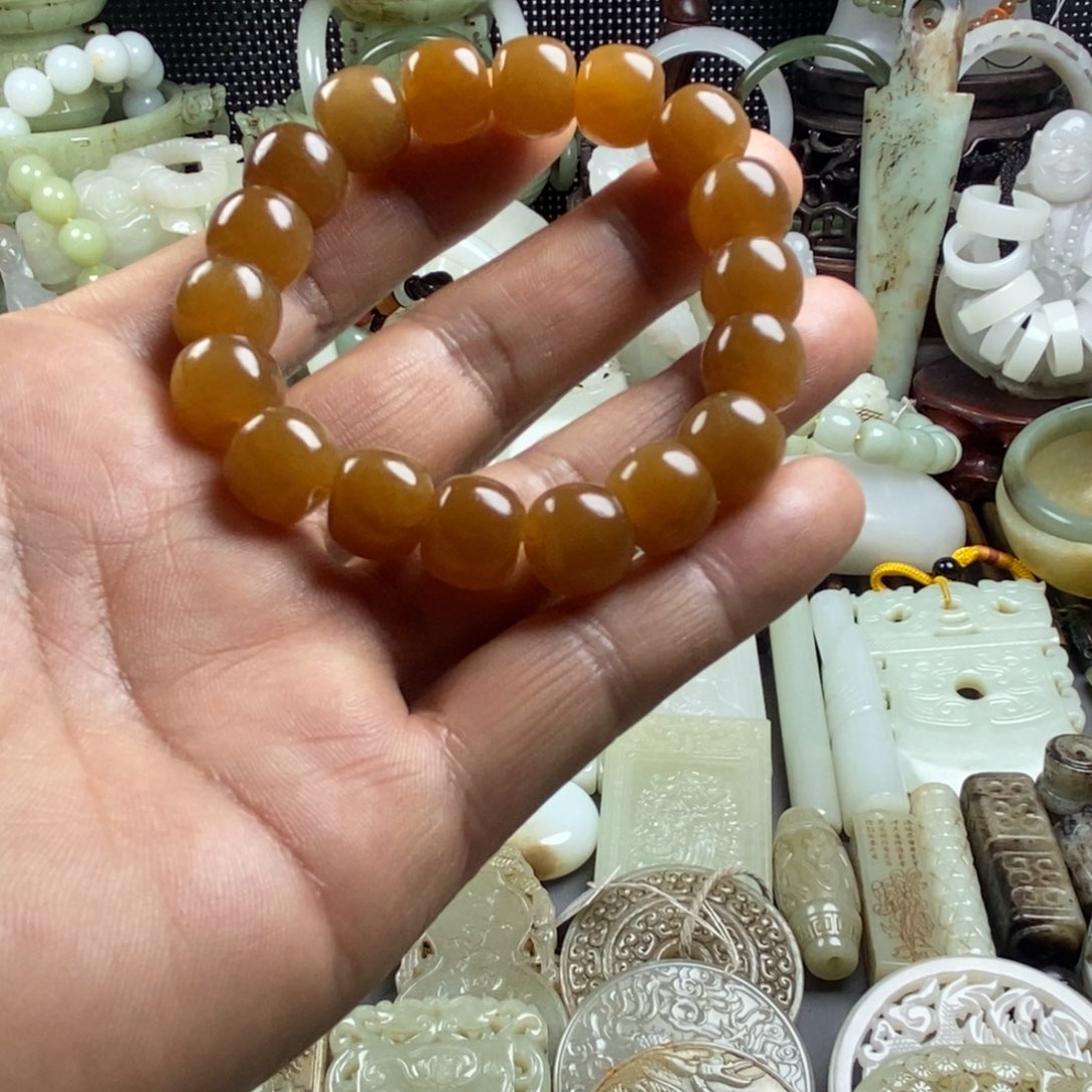 用***3和田玉（糖玉）未镶嵌颈饰