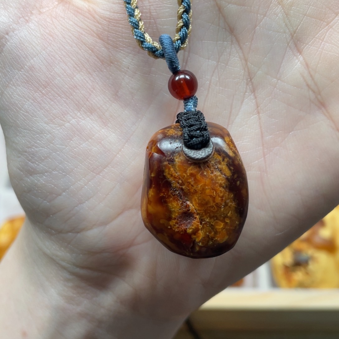 琥珀珠宝奇石未镶嵌