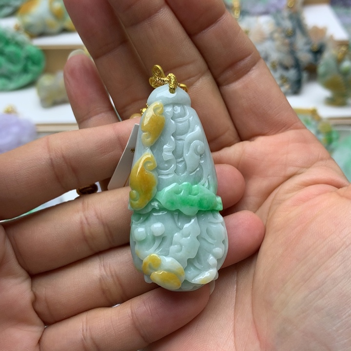 翡翠颈饰未镶嵌翡翠