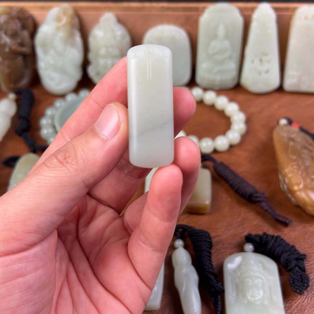 和田玉（青白玉）未镶嵌颈饰