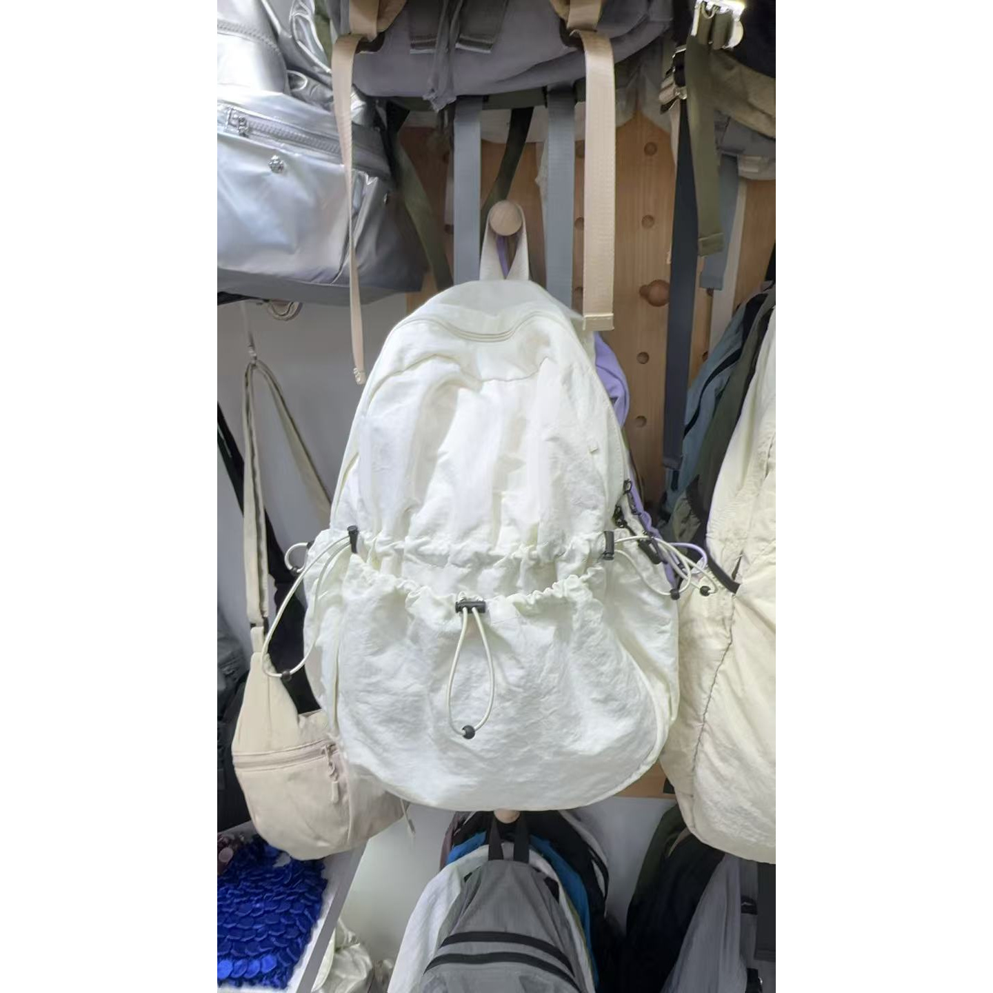 路一.韩国 Seoul东大门轻便双肩包 DP25022047