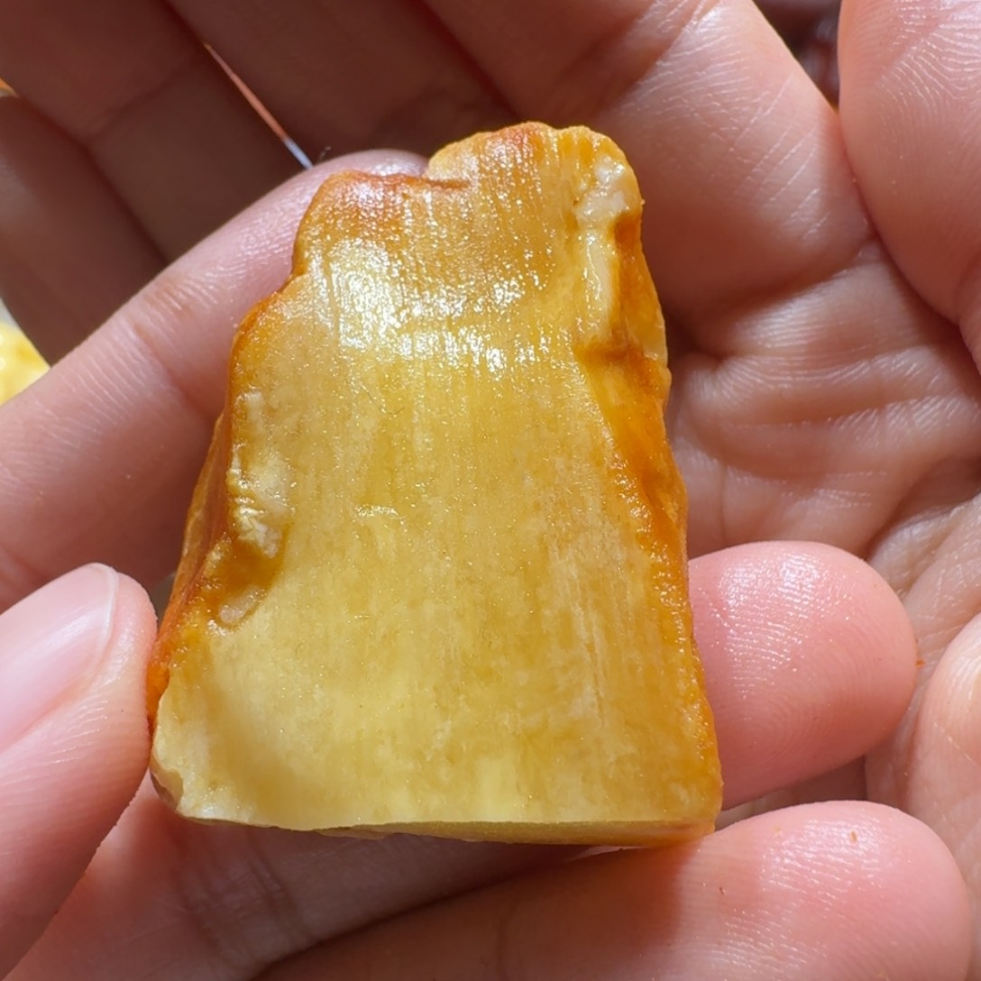 定制琥珀未镶嵌定制