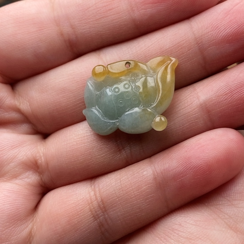 【闪购商品】翡翠颈饰未镶嵌。