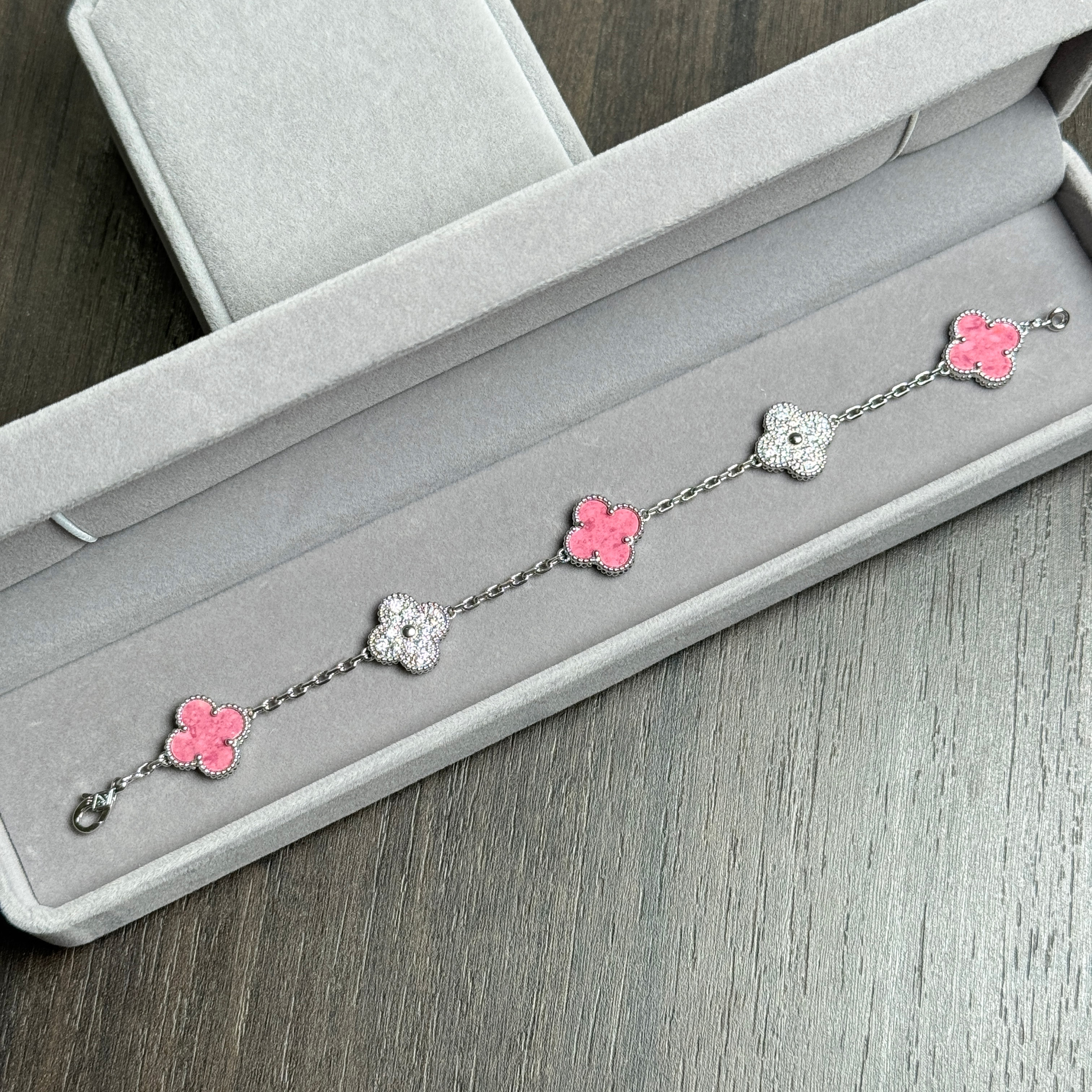 【梵璇珠宝】18K金蔷薇石五花隔钻手链 k白【升级定制版】