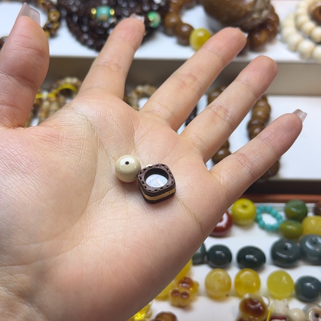 梦***.库克吊坠扎基拉姆➕隔珠