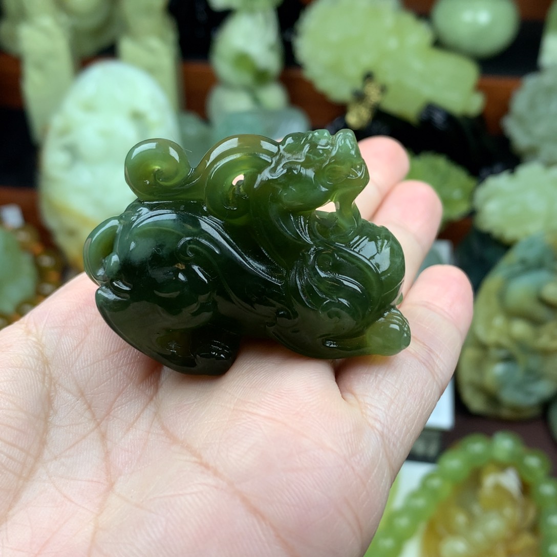 岫玉手把件未镶嵌