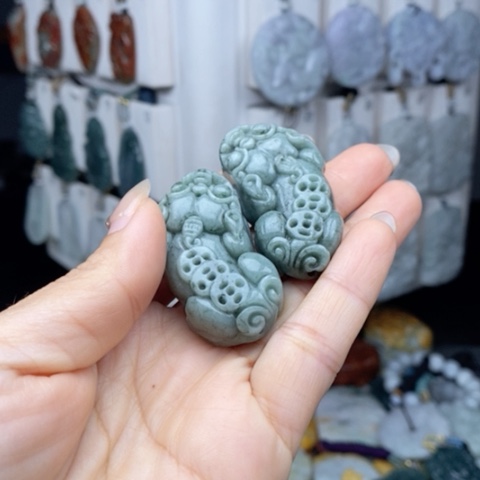 翡翠颈饰未镶嵌翡翠