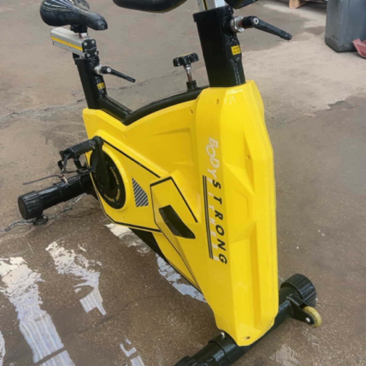 动感单车家用健身车室内运动神器