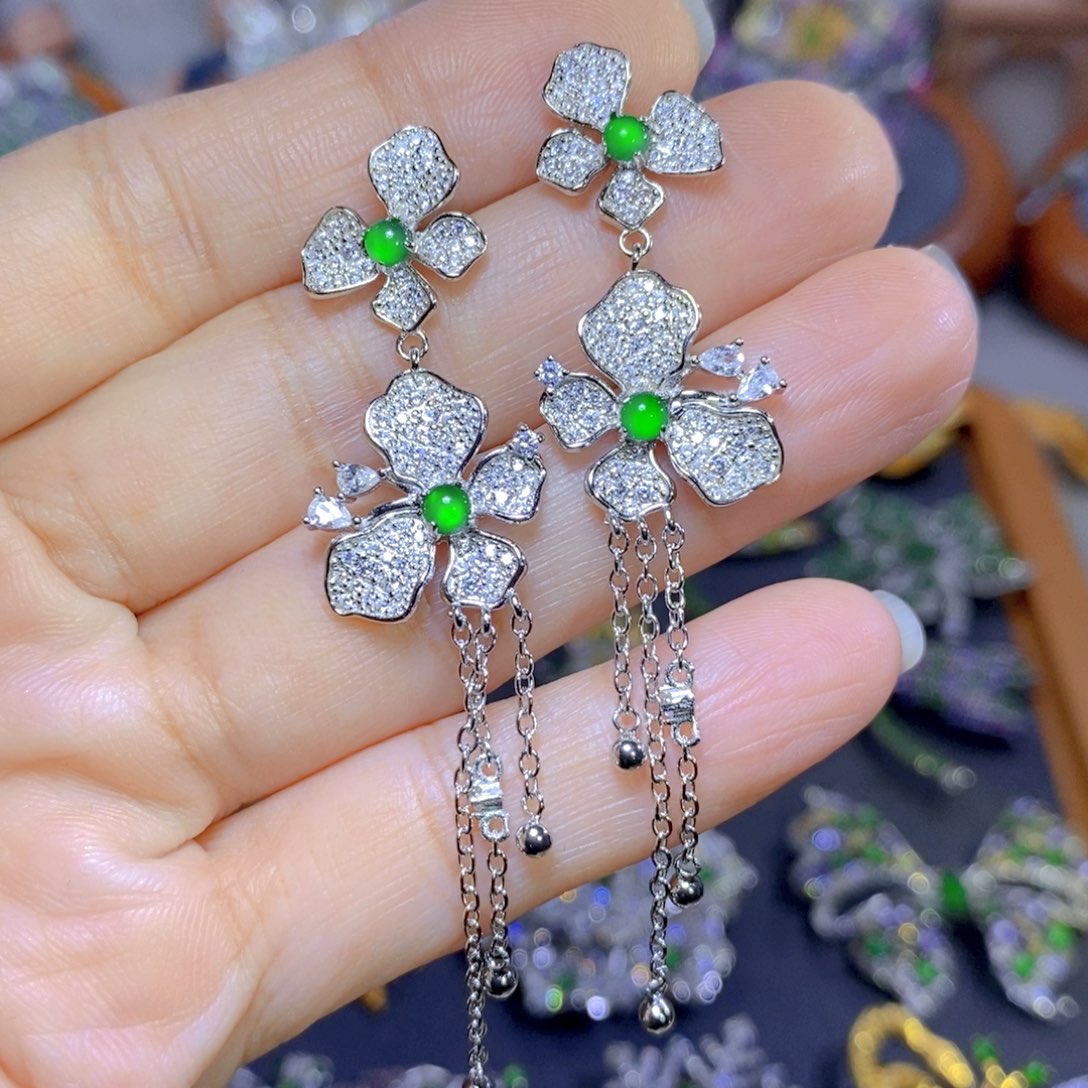 翡翠颈饰银S925镶嵌天然翡翠