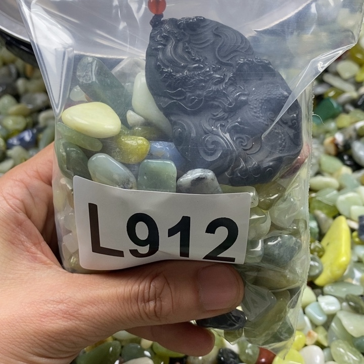 蛇纹石玉鱼缸石未镶嵌