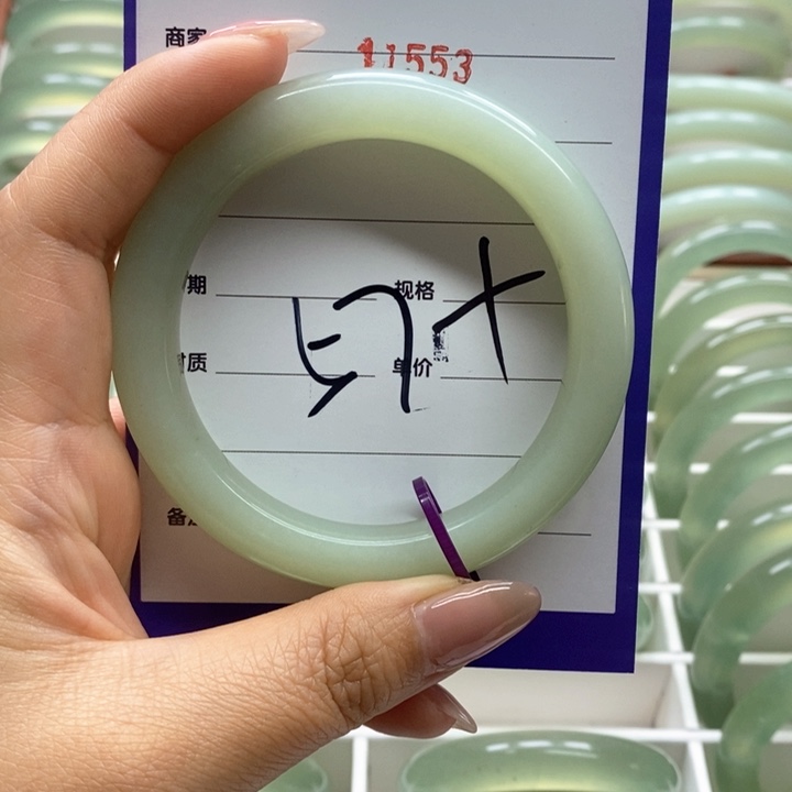 岫玉手镯未镶嵌月***嬛好