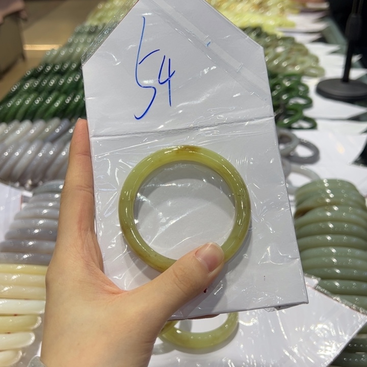 s***e和田玉未镶嵌手镯