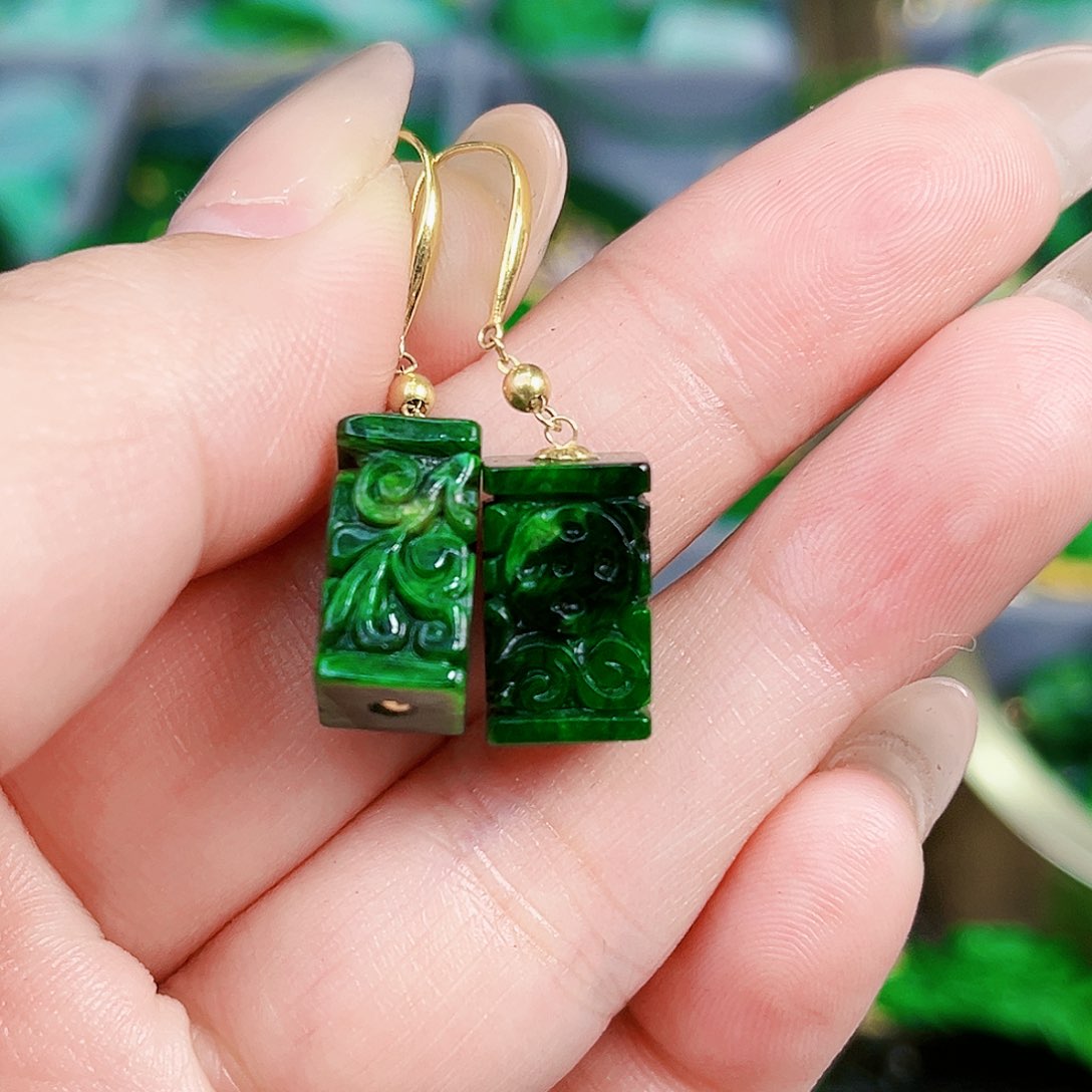 翡翠颈饰18K金镶嵌耳饰