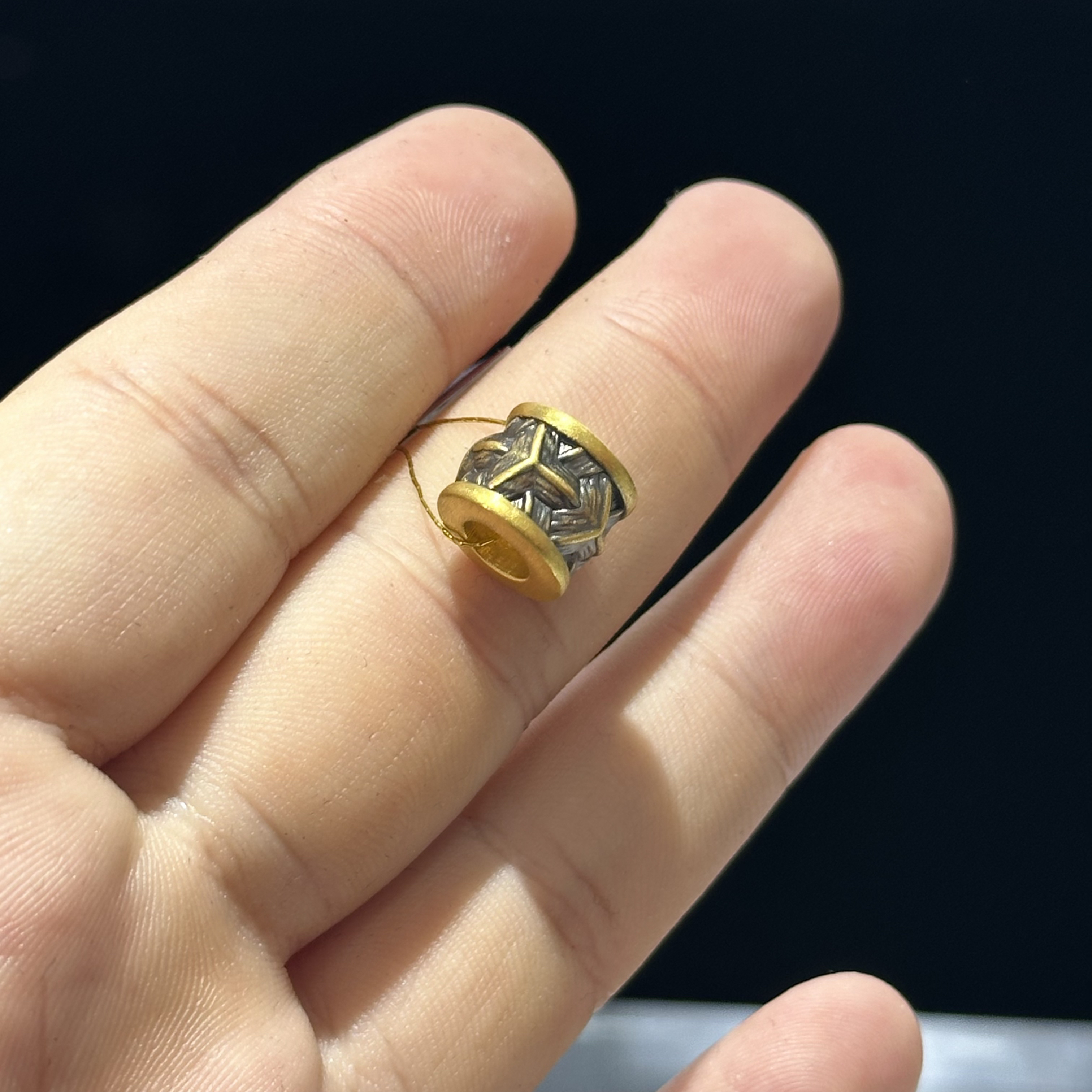 足金999 精品 黑金通孔 1.300