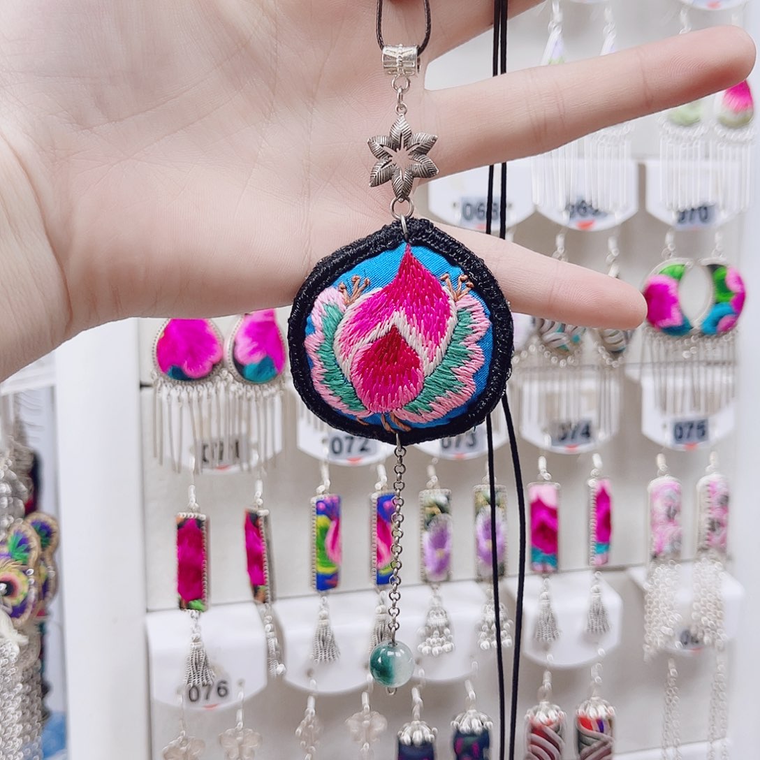 手串/手链核桃苗绣吊坠