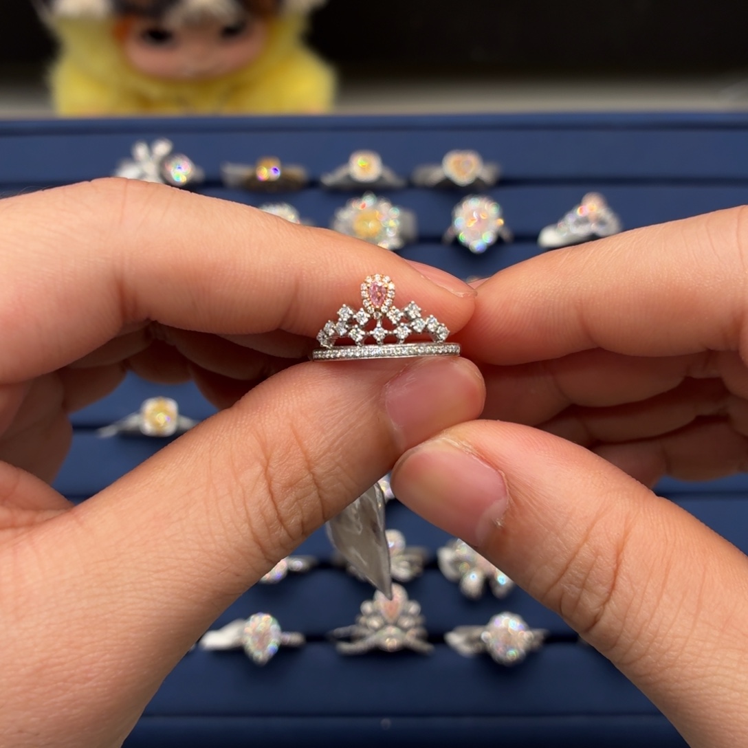 戒指/指环18K金镶嵌钻石粉钻戒指