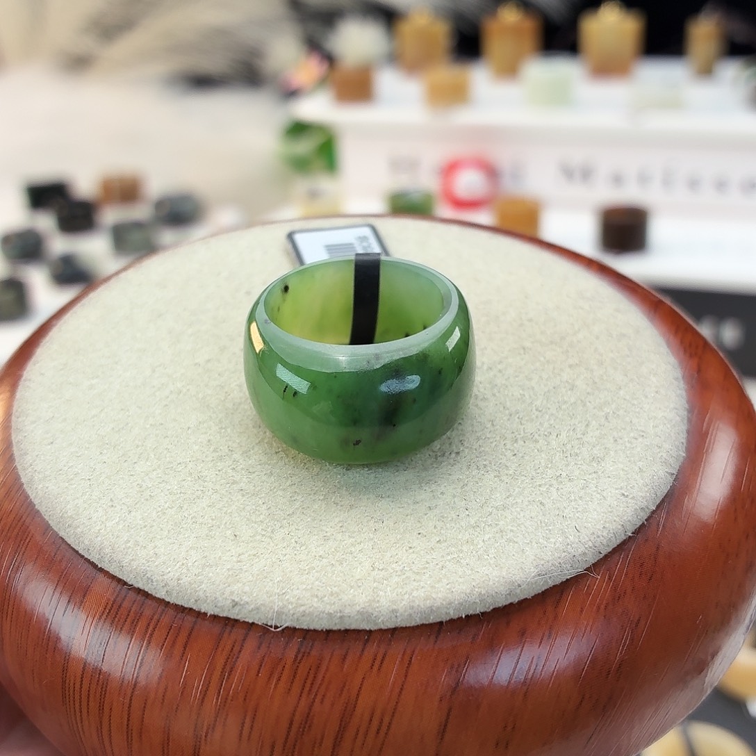 和田玉（糖玉）未镶嵌戒指i75碧玉馒头18.7mm