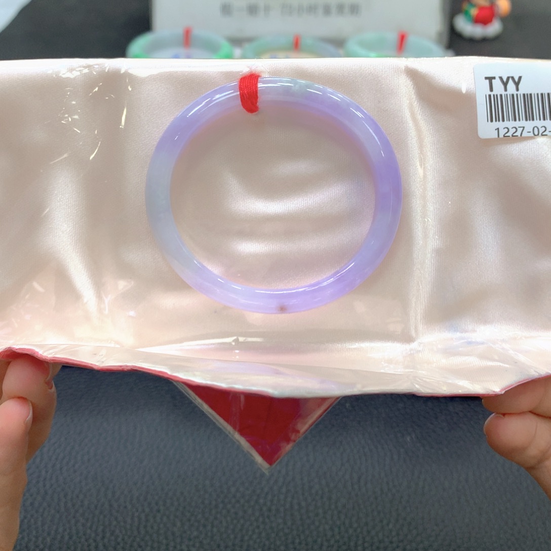 翡翠未镶嵌手镯贵妃