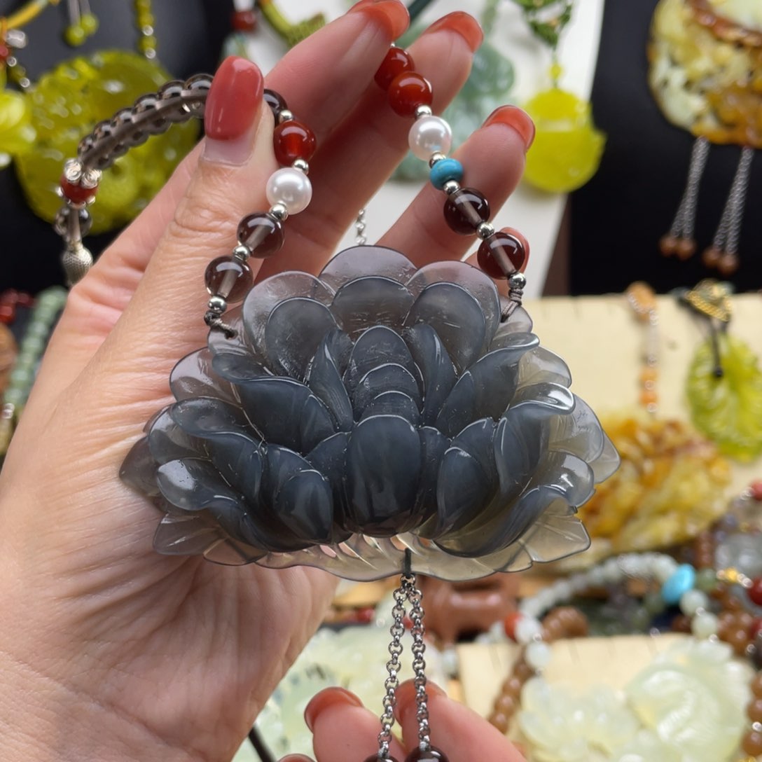 未镶嵌蛇纹石玉颈饰