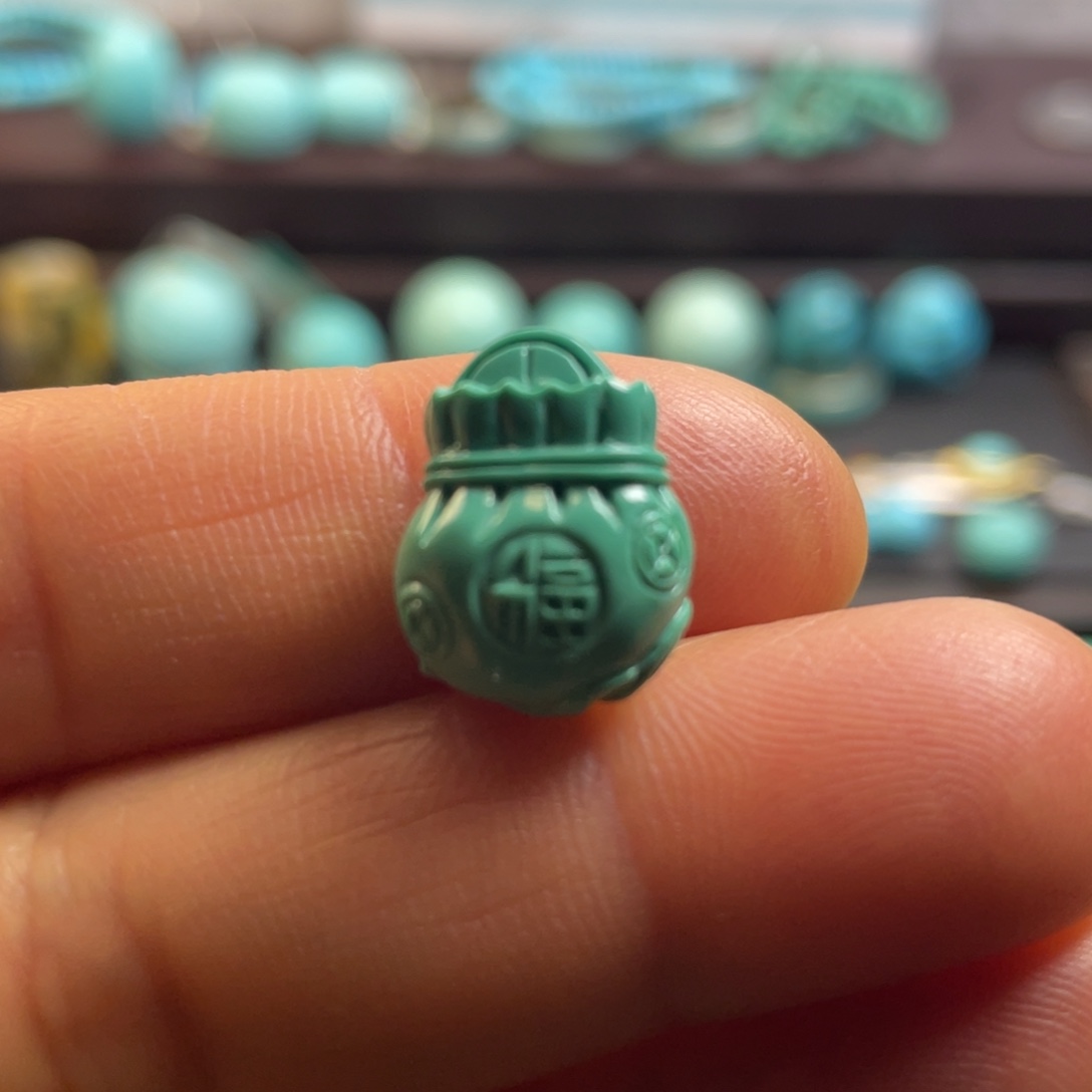 绿松石未镶嵌颈饰