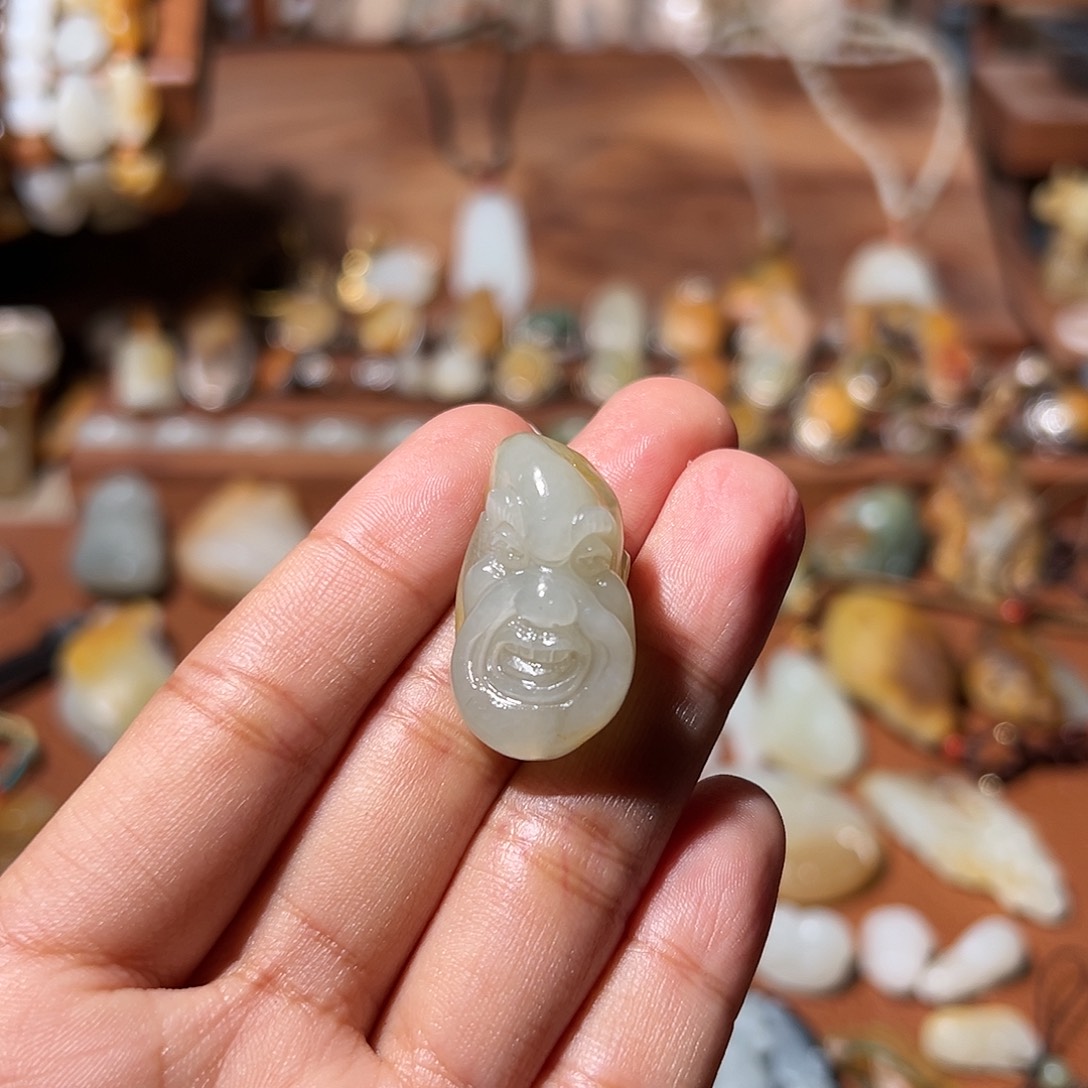 和田玉颈饰未镶嵌