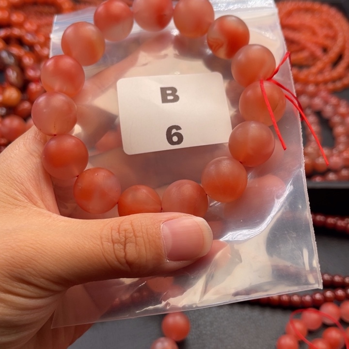 南红玛瑙未镶嵌多样性发货默认微瑕称重15mm