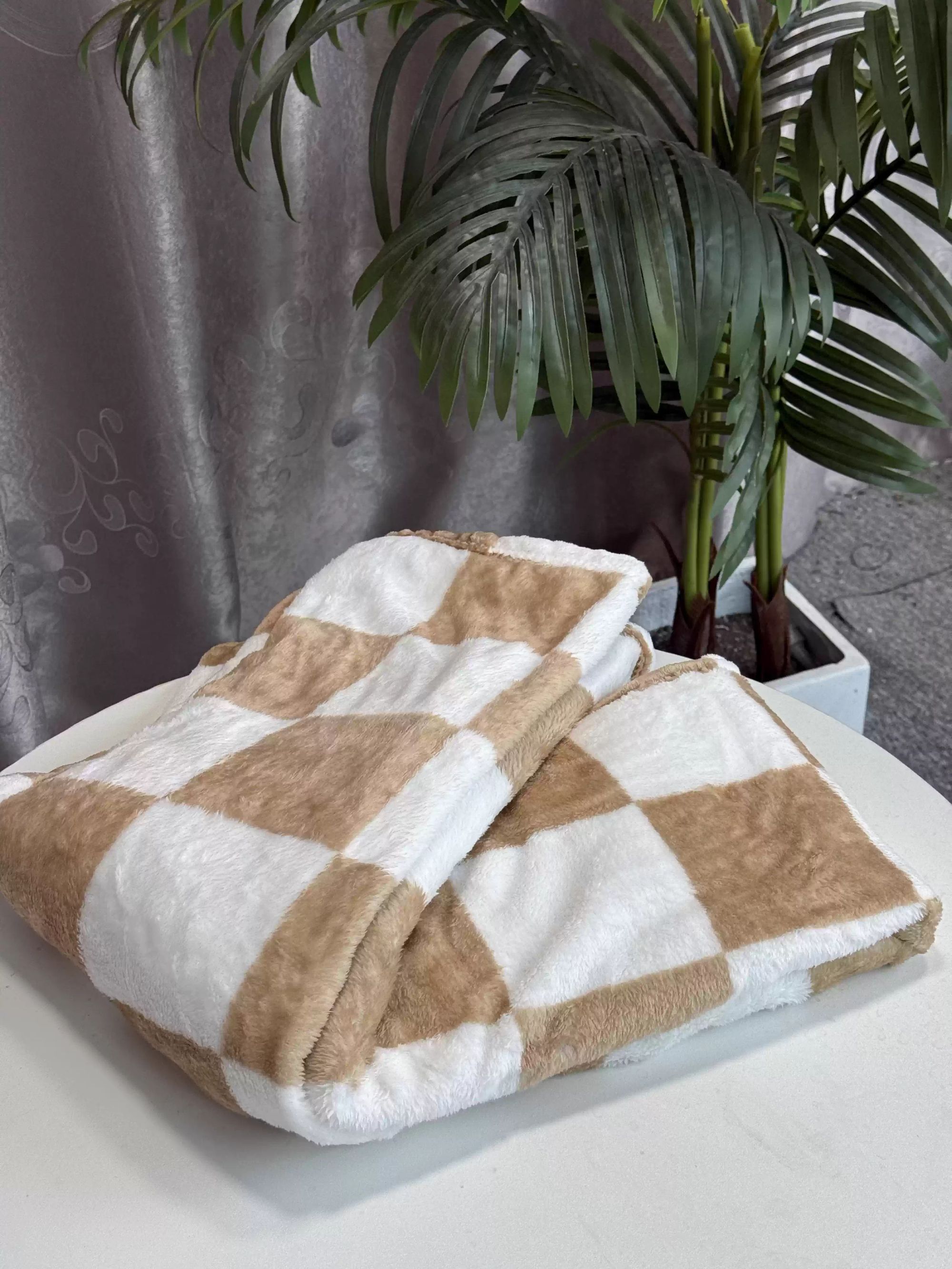 加绒加厚云貂绒盖毯。ugg剪标发货，尺寸：150*200cm